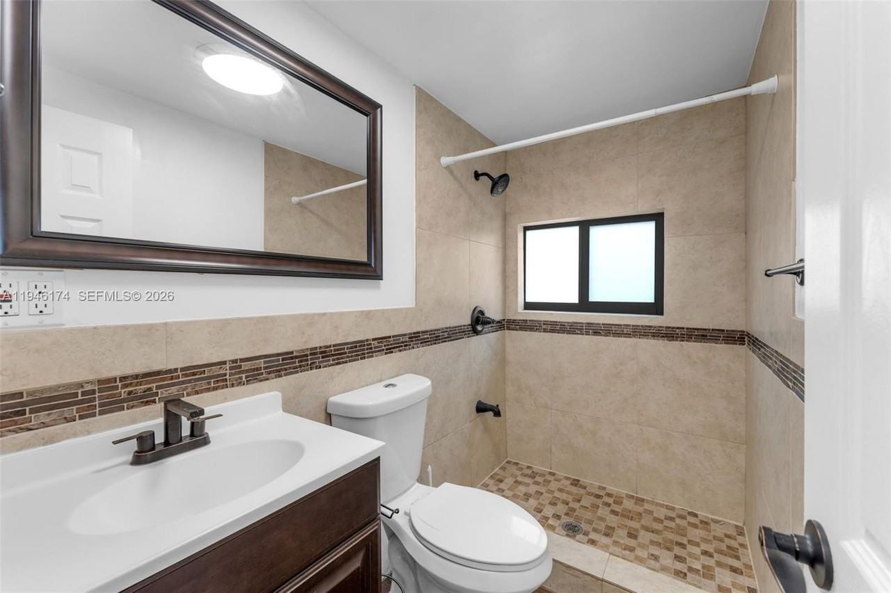 5790 Sw 5th St - Photo 5 of 6