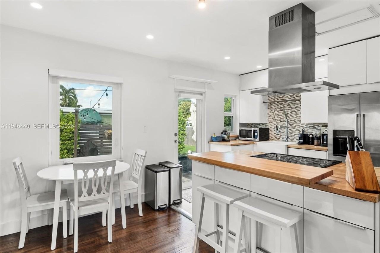 3151 Sw 20th St #1 - Photo 4 of 18