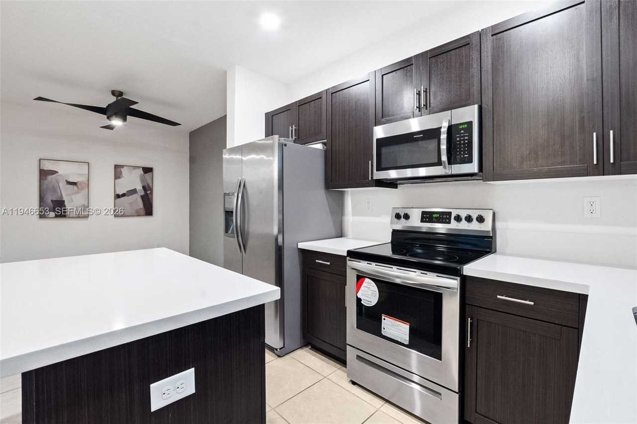 20814 Ne 5th Ct - Photo 7 of 24