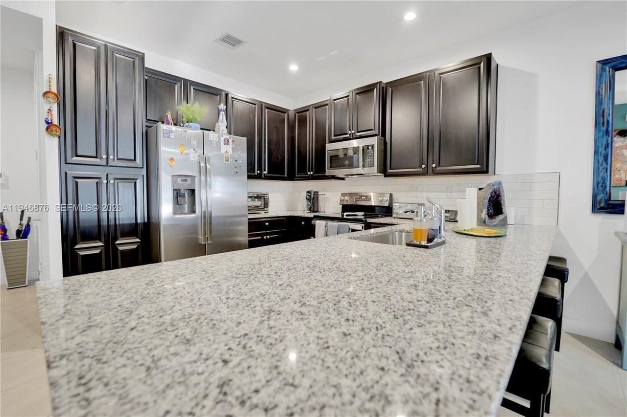 23302 Sw 110th Ave - Photo 6 of 26