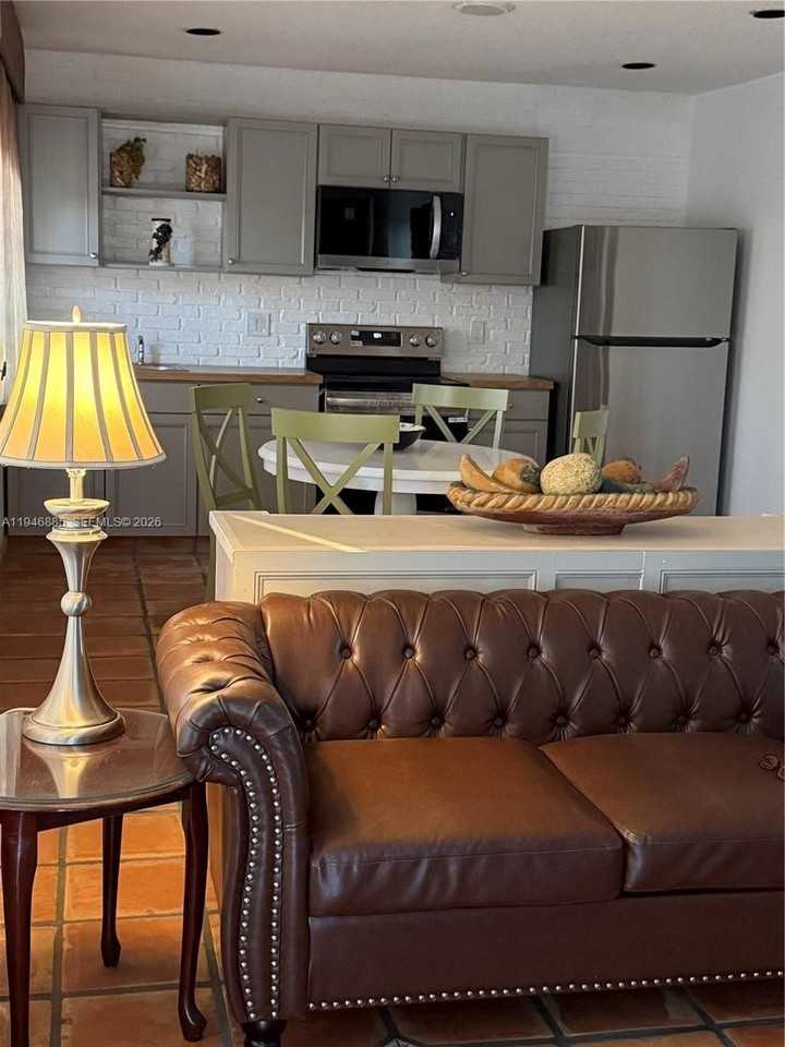 12925 Sw 22nd St - Photo 3 of 6