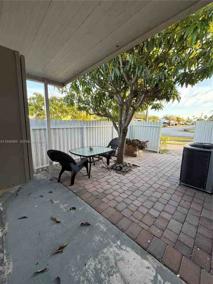 12925 Sw 22nd St - Photo 5 of 6