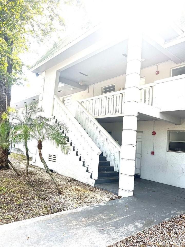 17255 Sw 95th Ave #241 - Photo 2 of 32