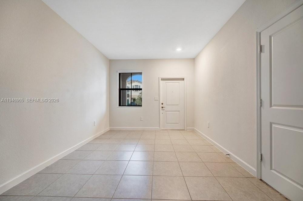 11918 Sw 245th Ter #11918 - Photo 4 of 33