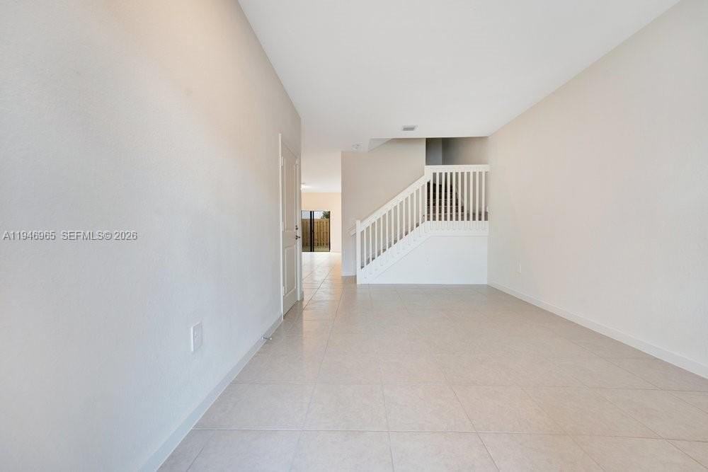 11918 Sw 245th Ter #11918 - Photo 5 of 33