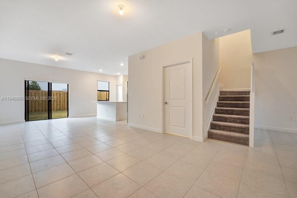 11918 Sw 245th Ter #11918 - Photo 6 of 33