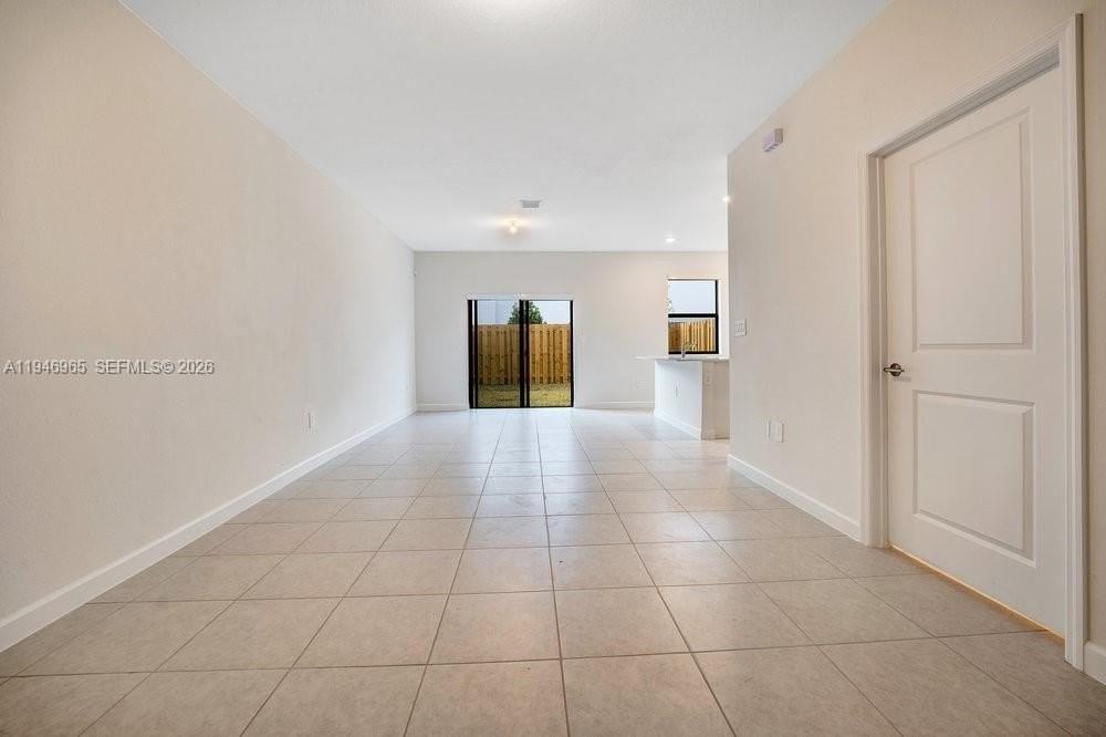 11918 Sw 245th Ter #11918 - Photo 7 of 33