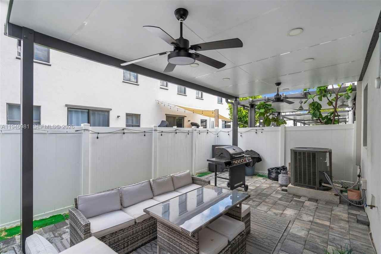 11051 W 33rd Ln #11051 - Photo 3 of 25