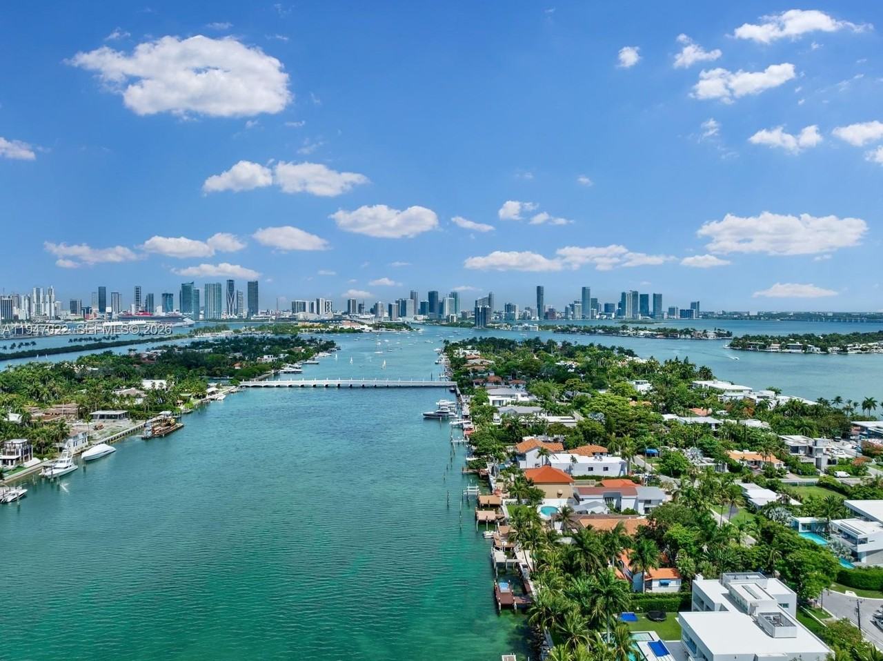 56 S Hibiscus Dr - Photo 6 of 34