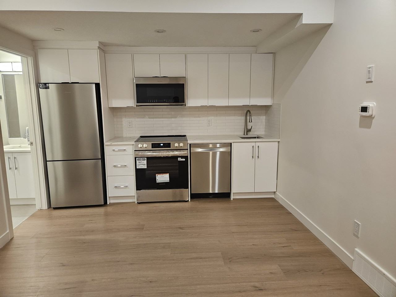 431 11 Avenue NE - Photo 2 of 7