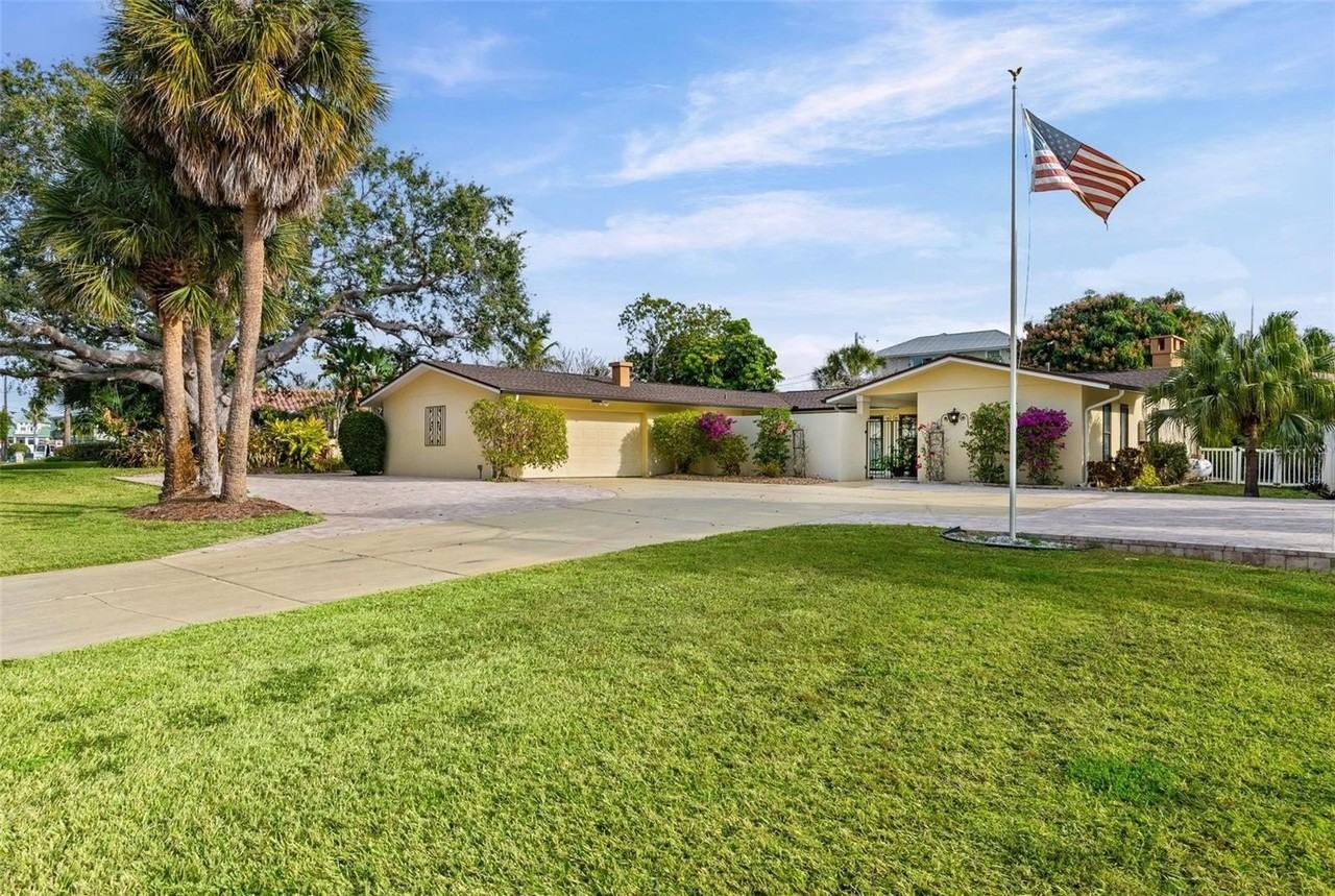 7215 Westmoreland Dr - Photo 2 of 32