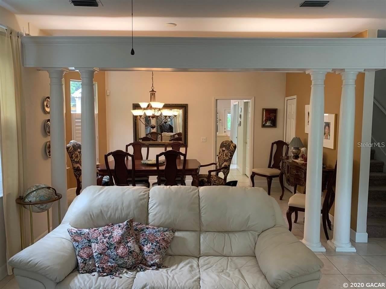 117 Nw 48th Blvd - Photo 3 of 24