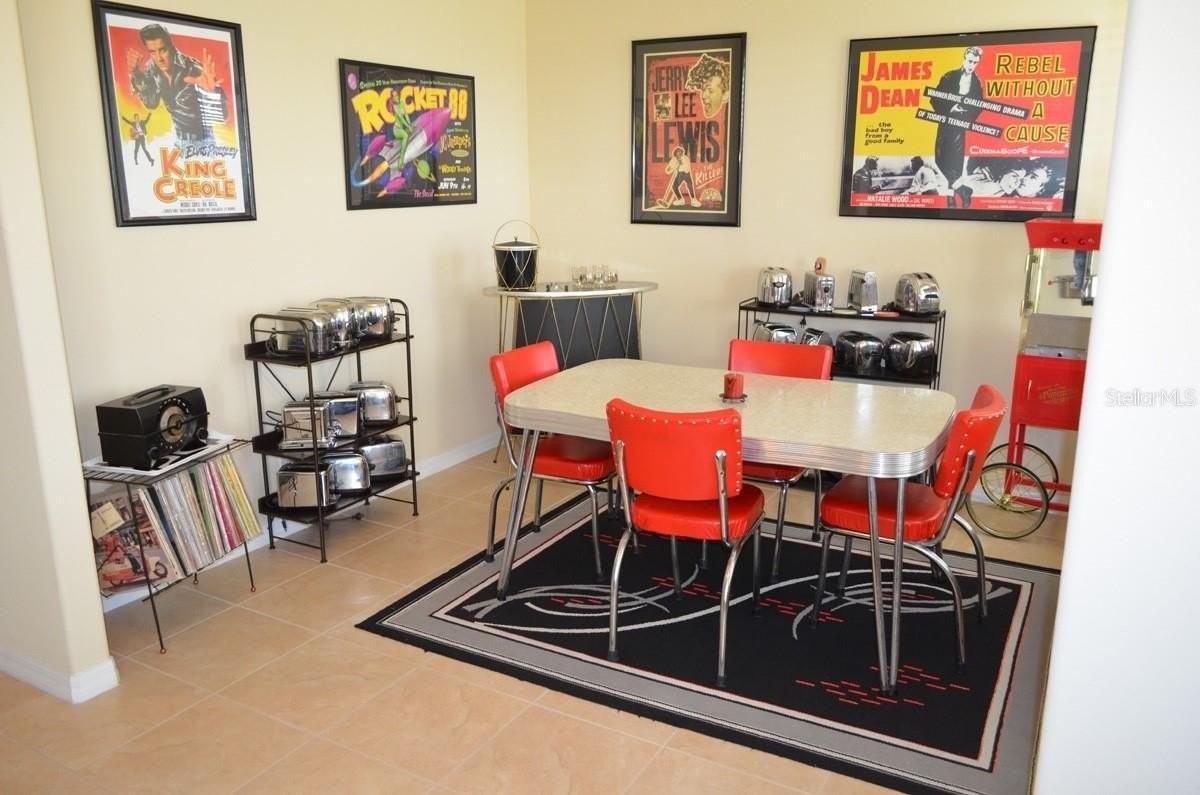 4989 Northlawn Way - Photo 4 of 19