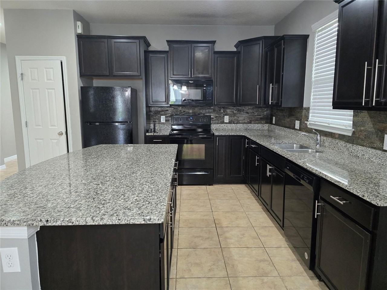 3905 Baja Dr - Photo 5 of 14