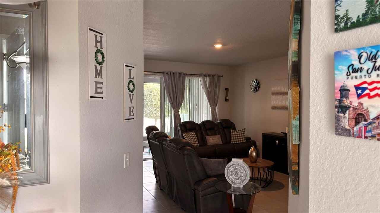 358 Hibiscus Dr - Photo 5 of 37