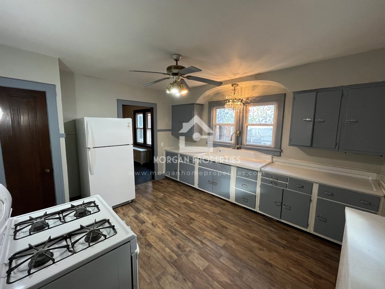 2311 W 12th St #1 - Photo 4 of 9