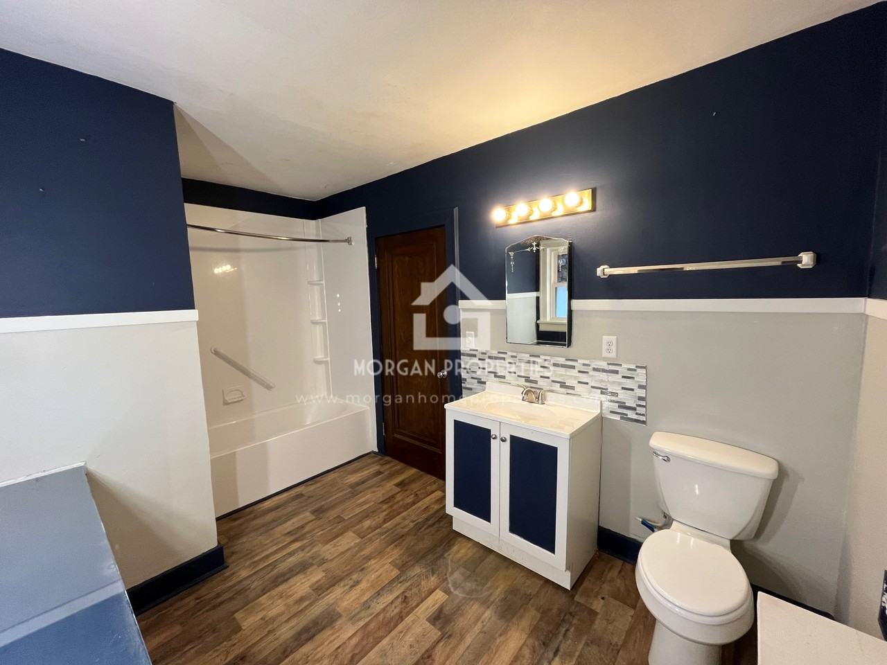 2311 W 12th St #1 - Photo 5 of 9