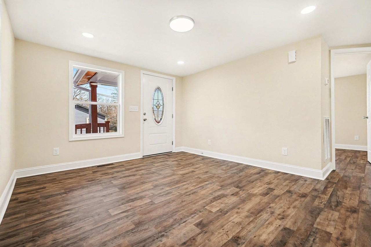 416 Richardson St #1 - Photo 4 of 21