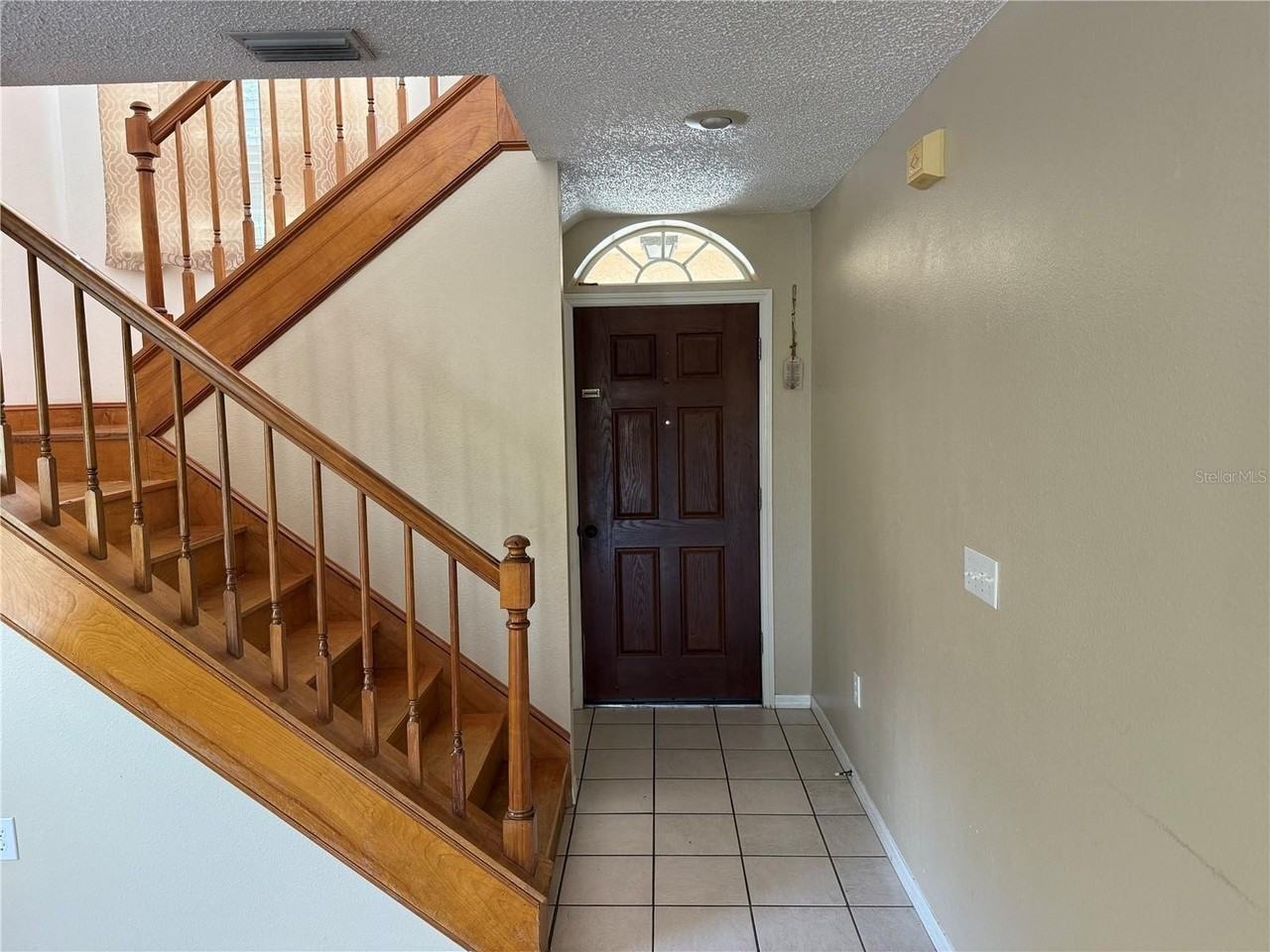 728 Burlwood St - Photo 3 of 12