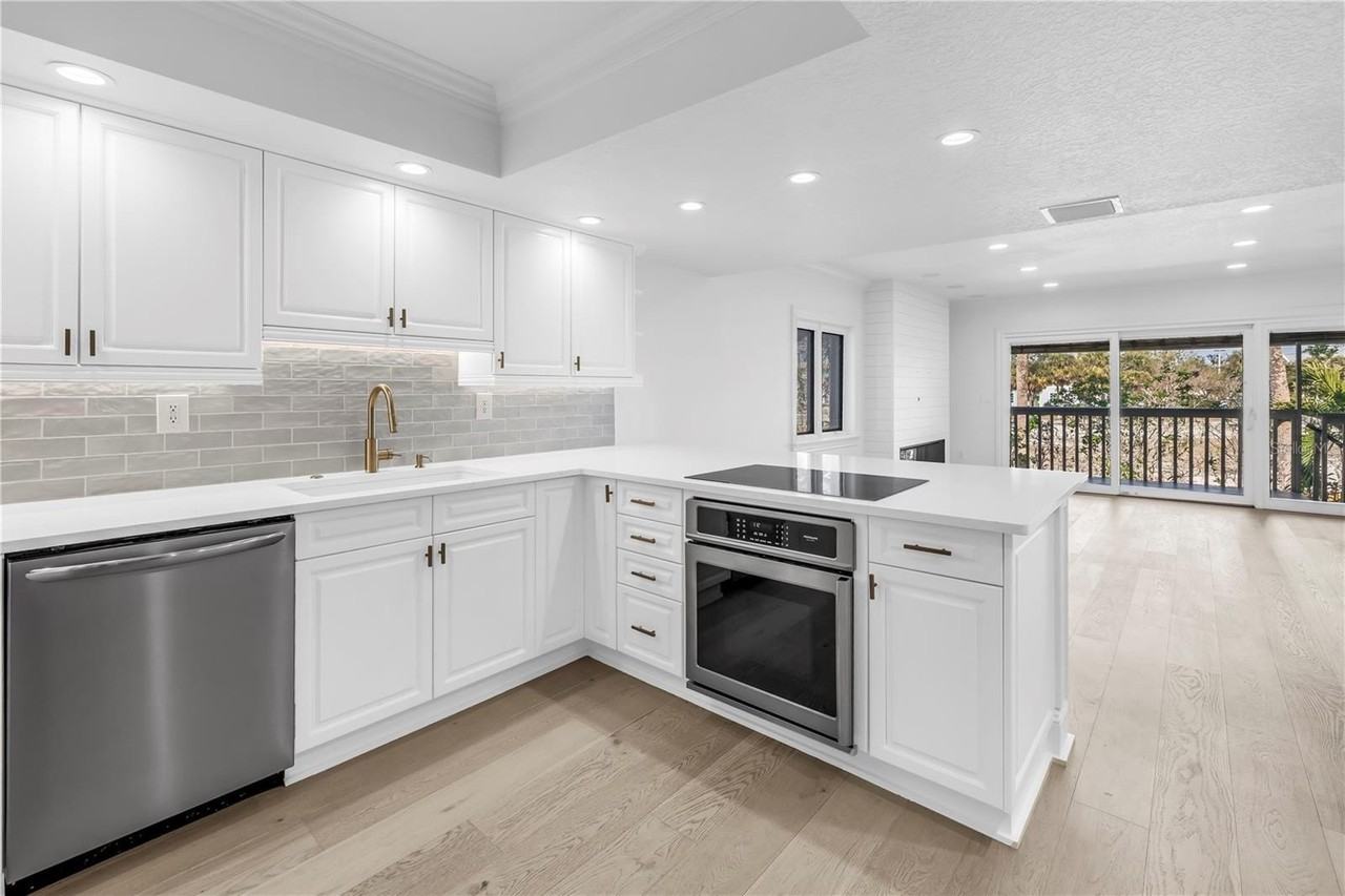 1355 Pinellas Bayway S #23 - Photo 7 of 50