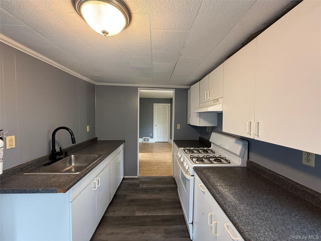 333 Girard Street unit: 2 #2 - Photo 4 of 14