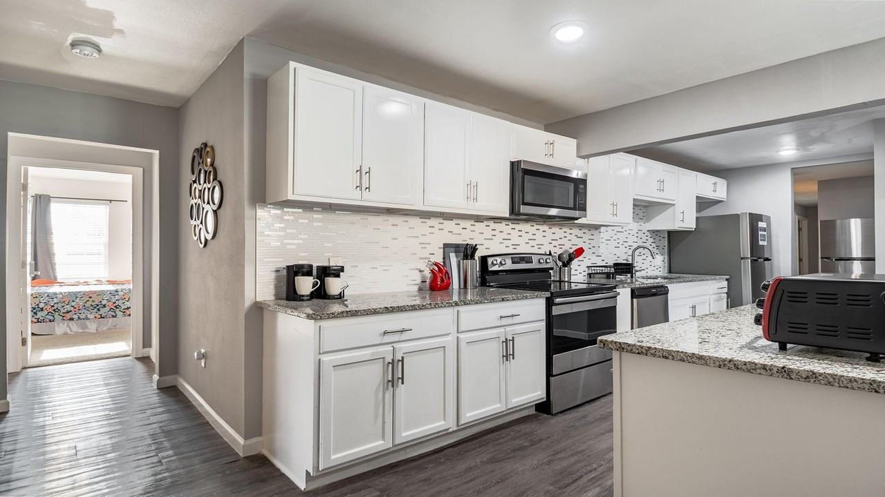 N Farola Dr - Photo 2 of 32