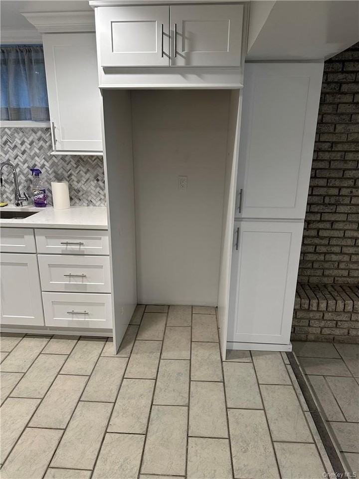 123 Underhill Ave - Photo 2 of 10