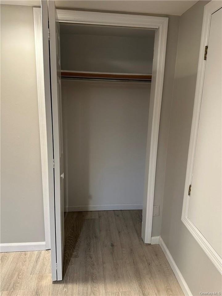 123 Underhill Ave - Photo 4 of 10