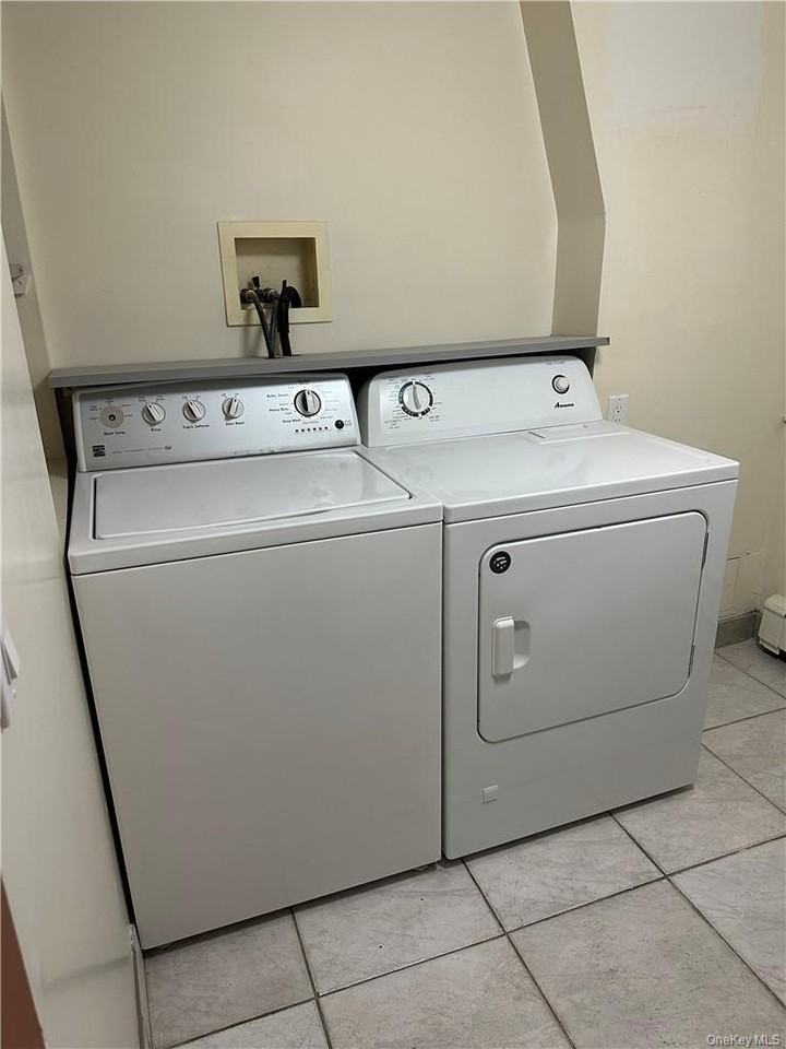 123 Underhill Ave - Photo 7 of 10