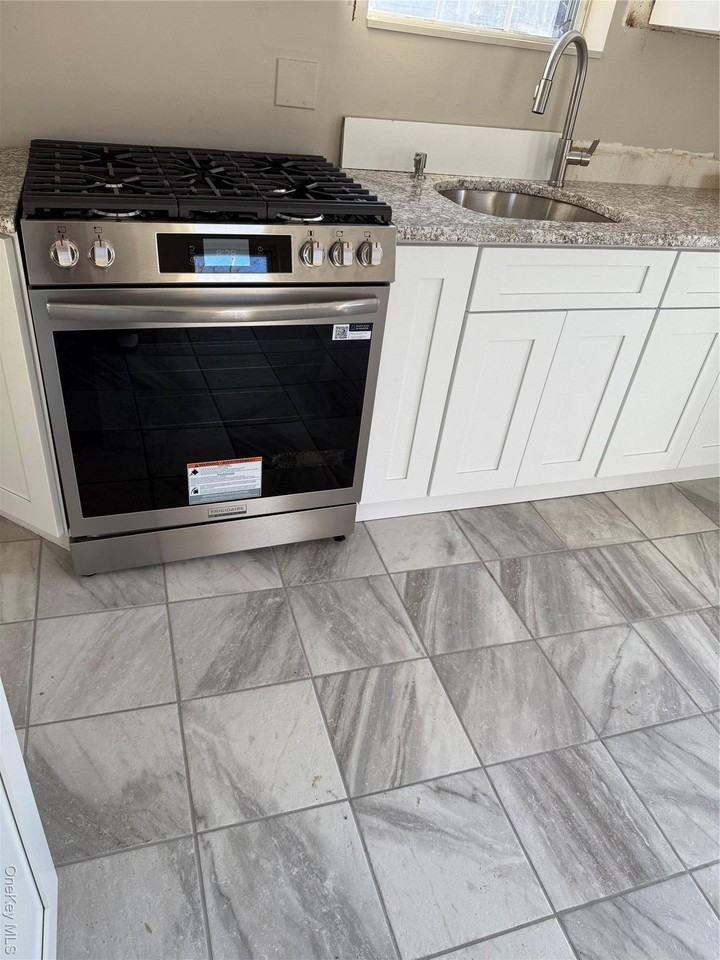 41 Gibson Ave - Photo 4 of 16