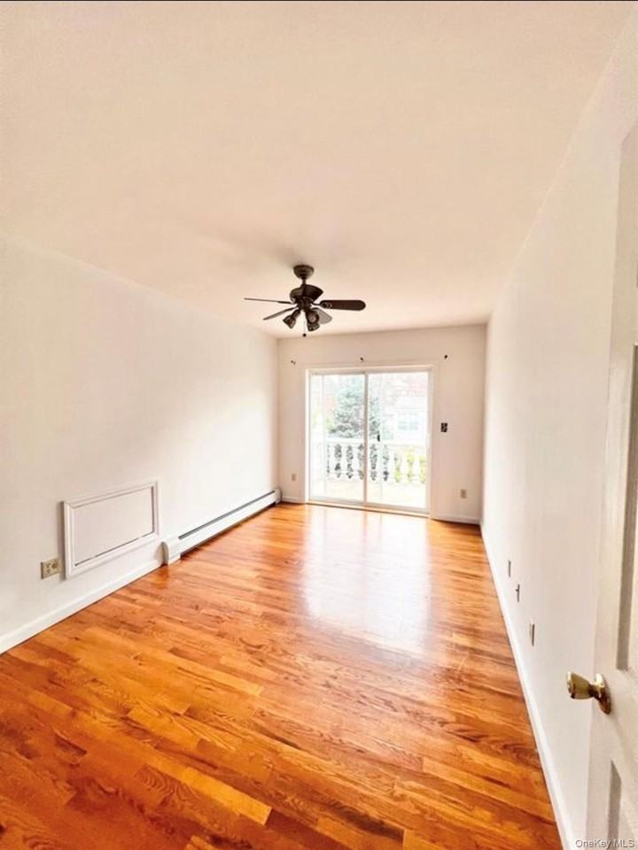 2073 Hering Ave - Photo 3 of 9