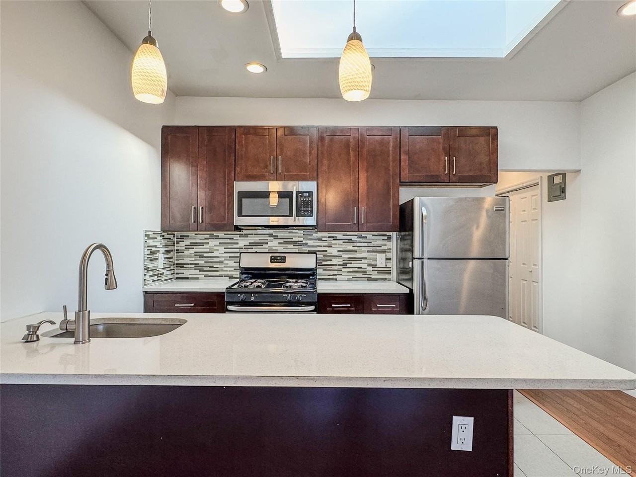 209211 Main St Unit 2n #2N