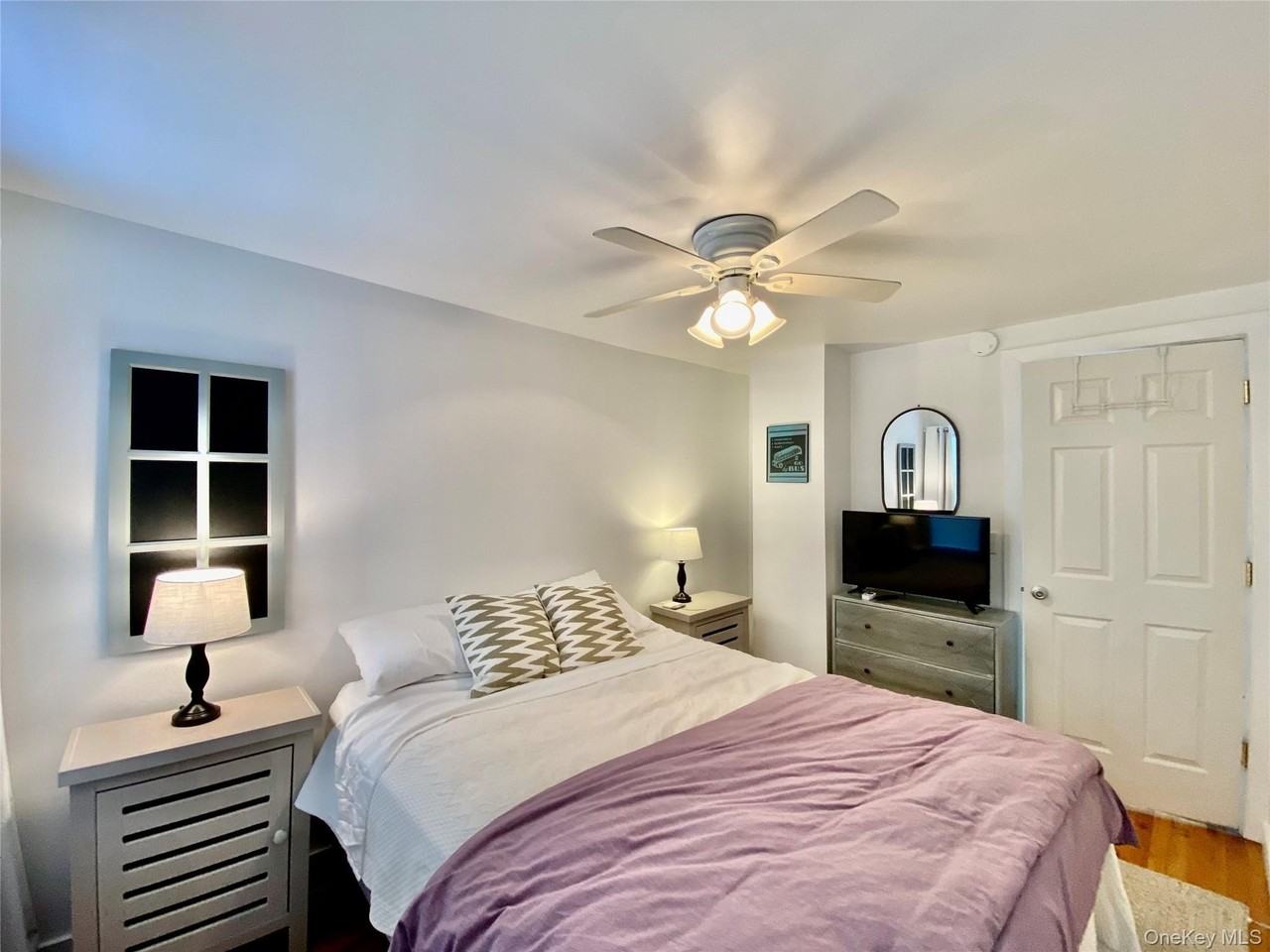 880 Wiggins St - Photo 7 of 8