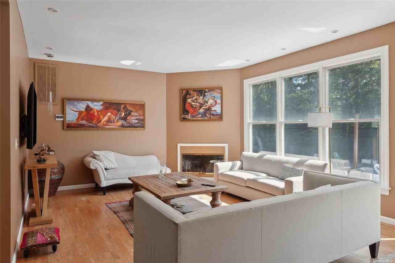 1 Candace Dr - Photo 4 of 22