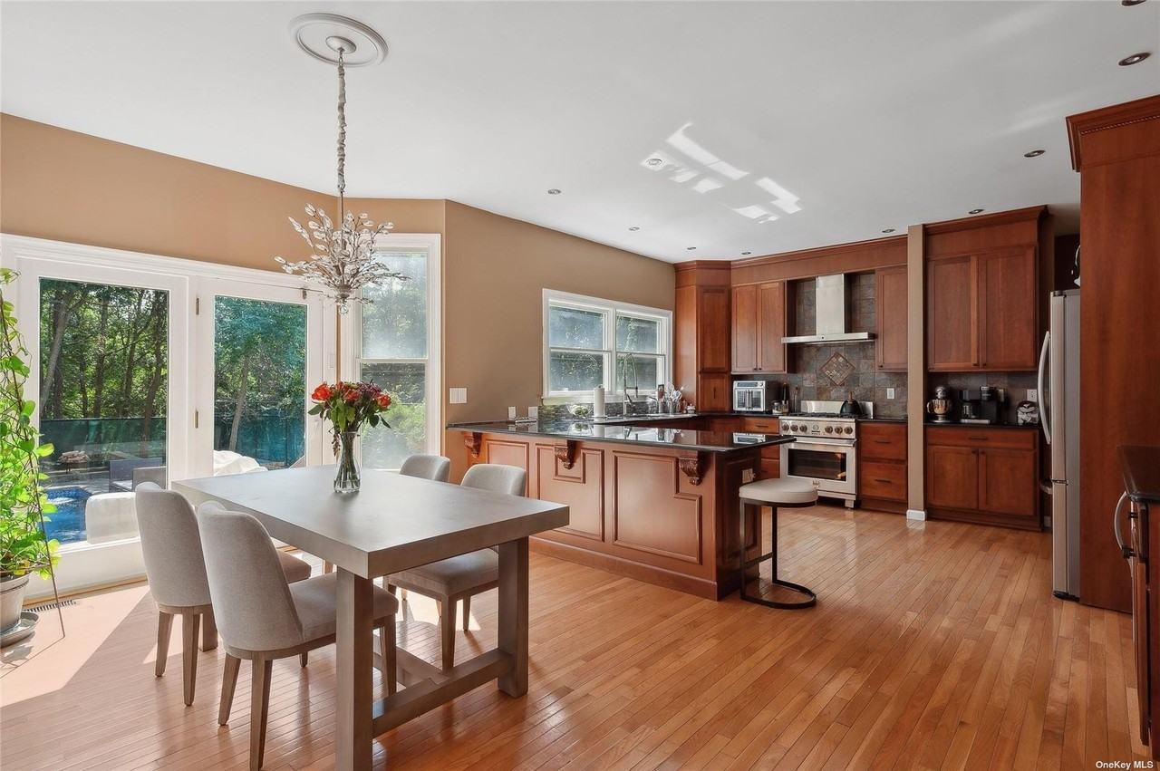 1 Candace Dr - Photo 6 of 22