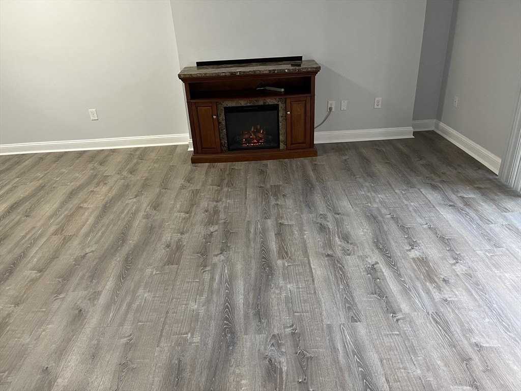 37 Highwood Dr Unit 37 #37 - Photo 4 of 23