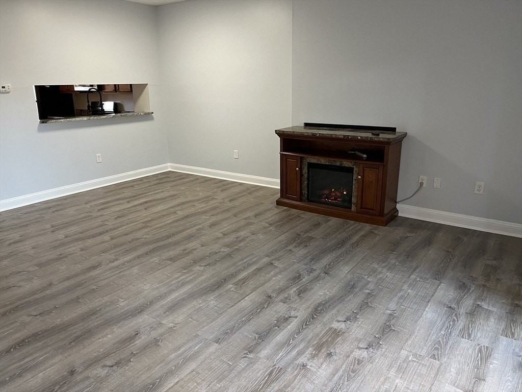 37 Highwood Dr Unit 37 #37 - Photo 5 of 23