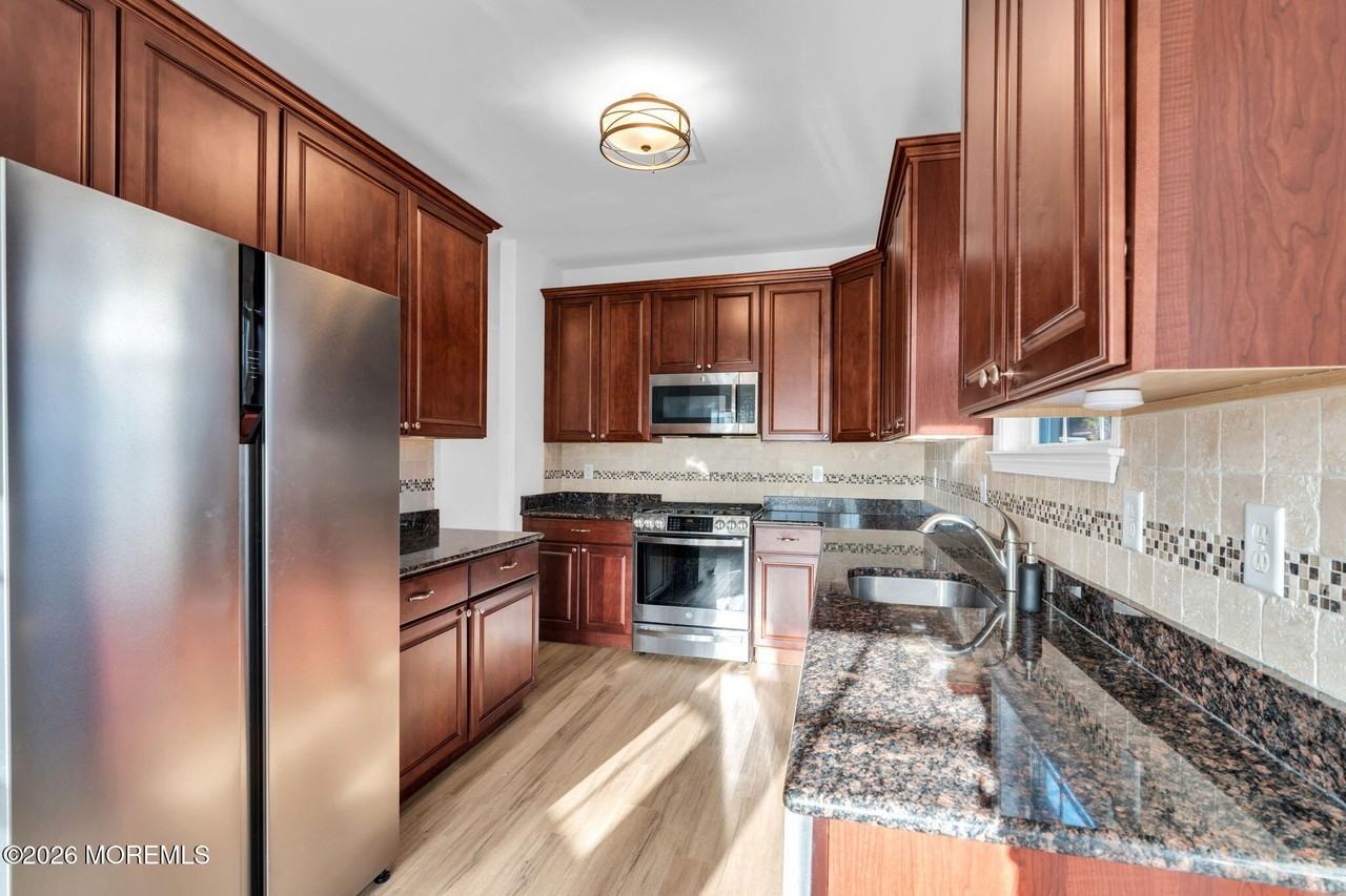 40 Thistledown St - Photo 5 of 35