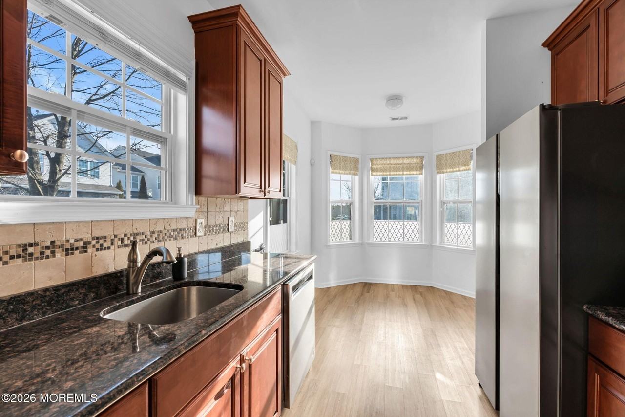 40 Thistledown St - Photo 7 of 35