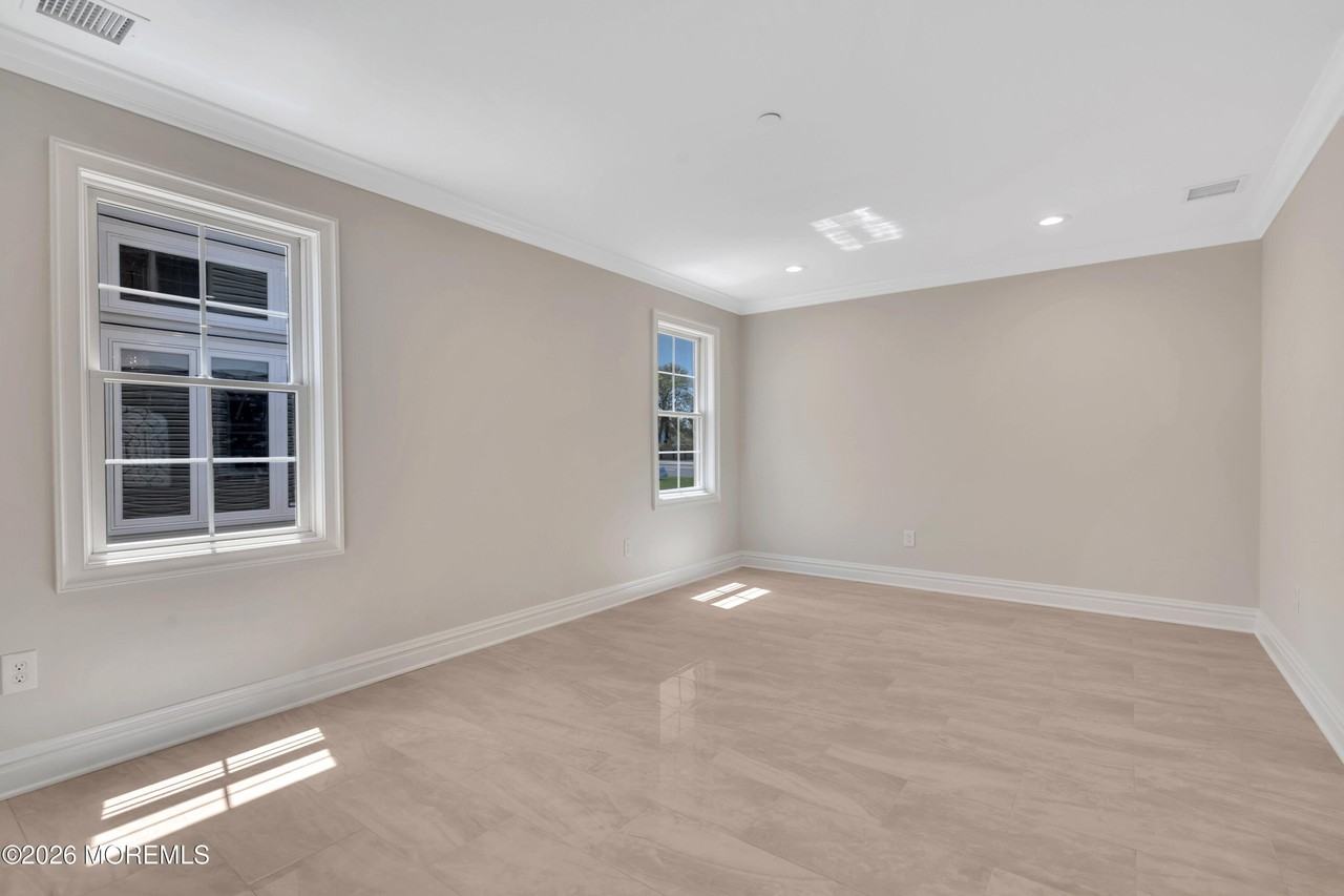 58 Seaview Ave - Photo 6 of 25