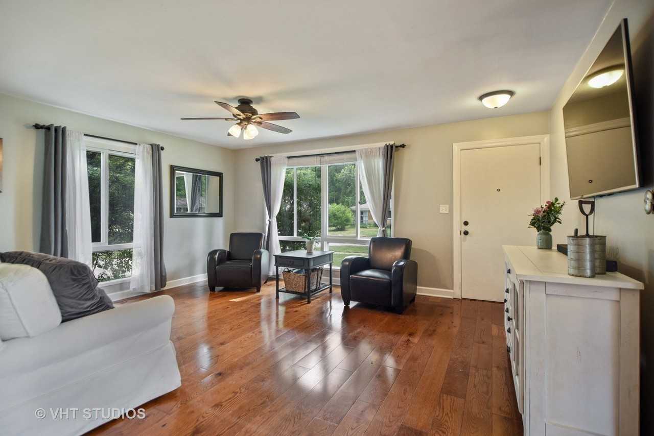 123 Woodland Rd - Photo 3 of 12