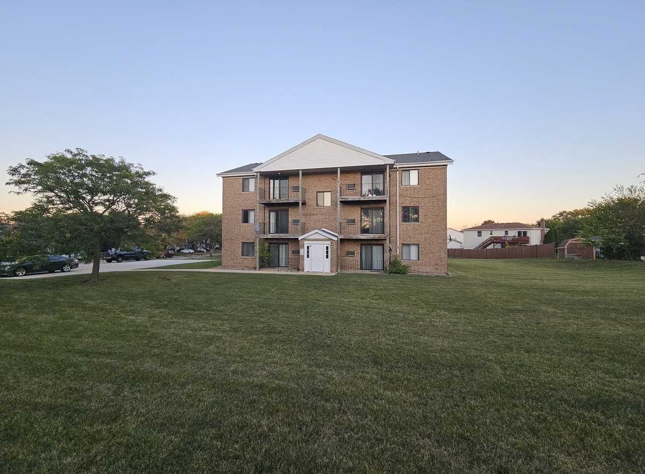 737 Lippert Ln Apt 2n #2N