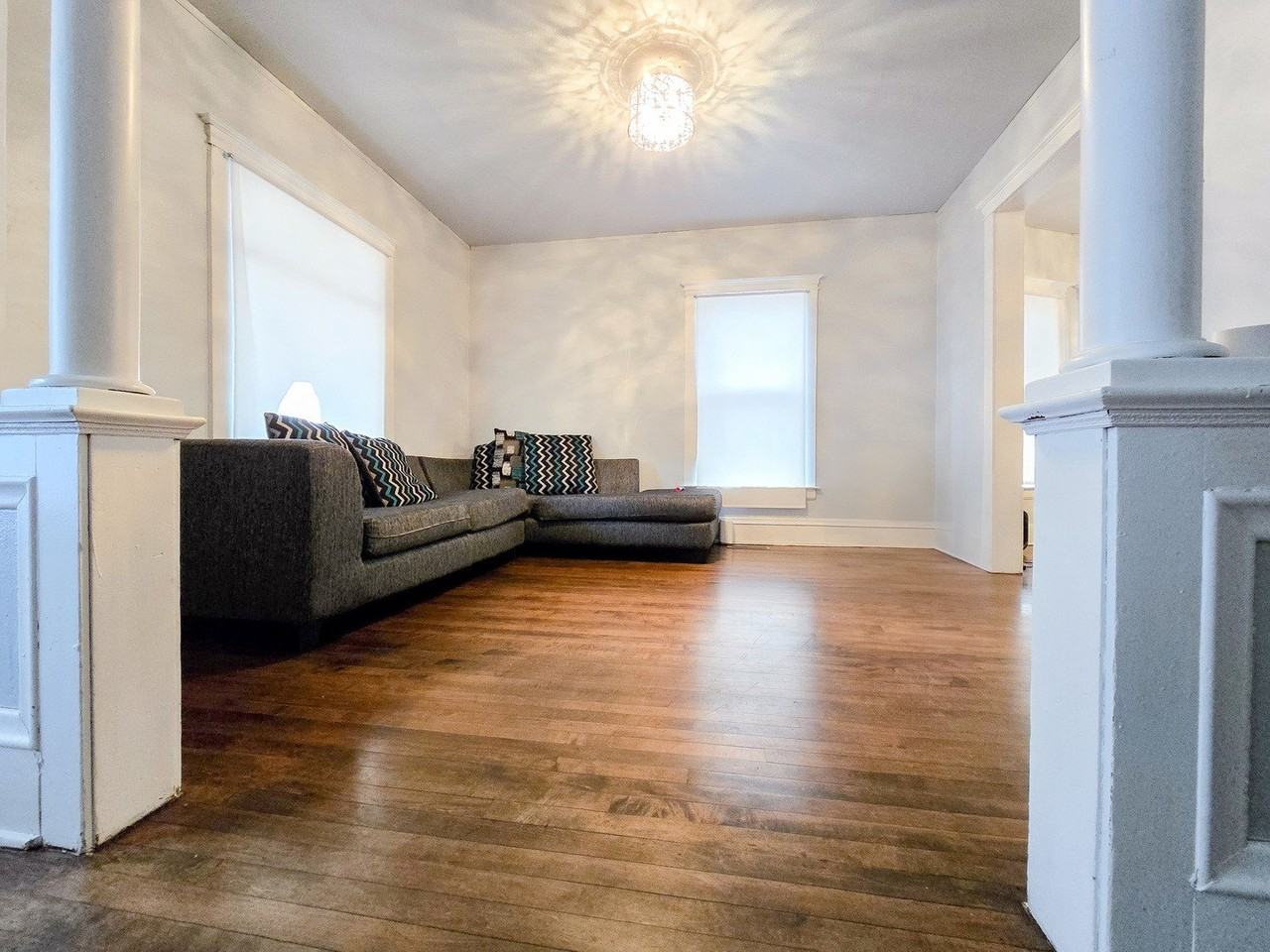 481 Division St - Photo 5 of 12