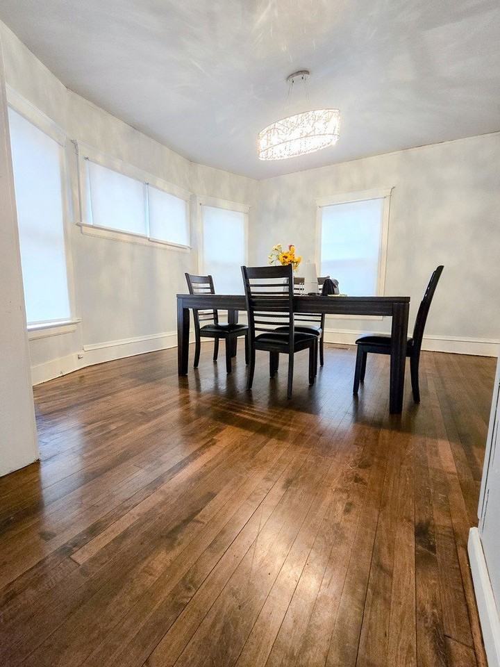 481 Division St - Photo 6 of 12