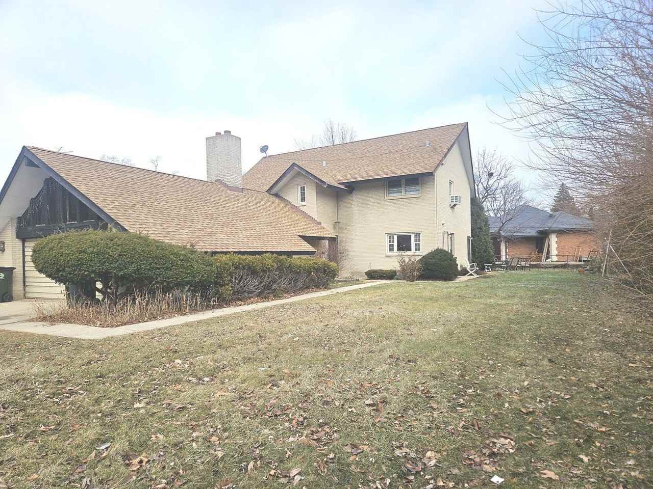 863 N Northwest Hwy Apt 2 #2 - Photo 2 of 23