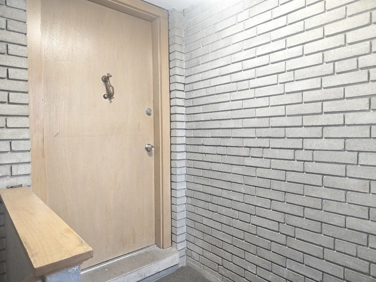 863 N Northwest Hwy Apt 2 #2 - Photo 7 of 23