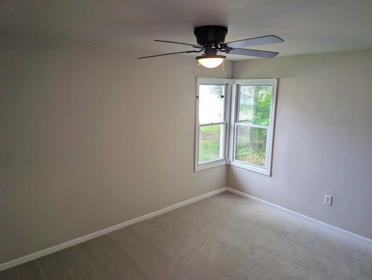 950 N Brainard St - Photo 7 of 9