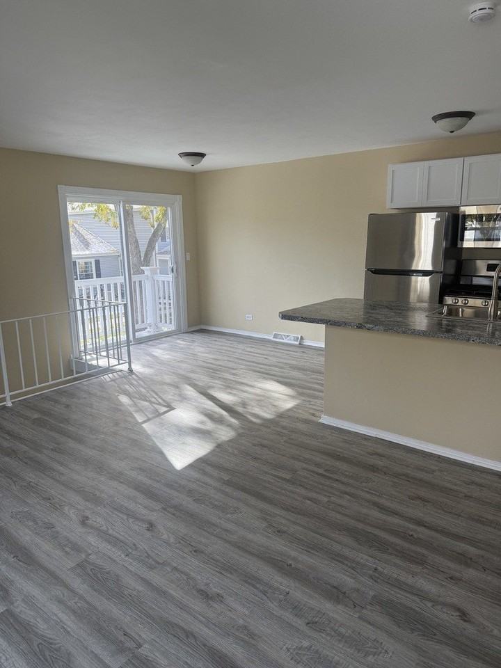 495 Sidney Ave Unit D #D - Photo 2 of 7