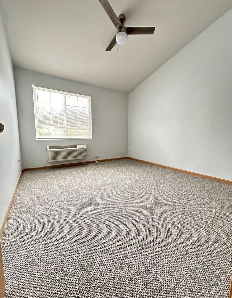 2427 Silverstone Dr Unit 2427 #2427 - Photo 5 of 15