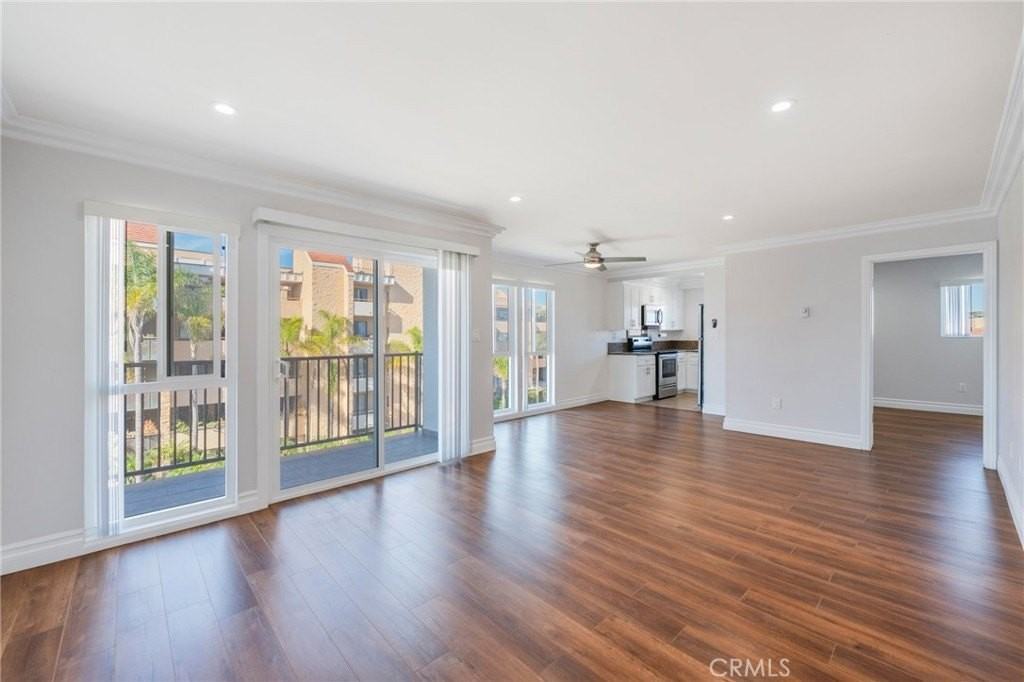 730 Esplanade #401 - Photo 6 of 34